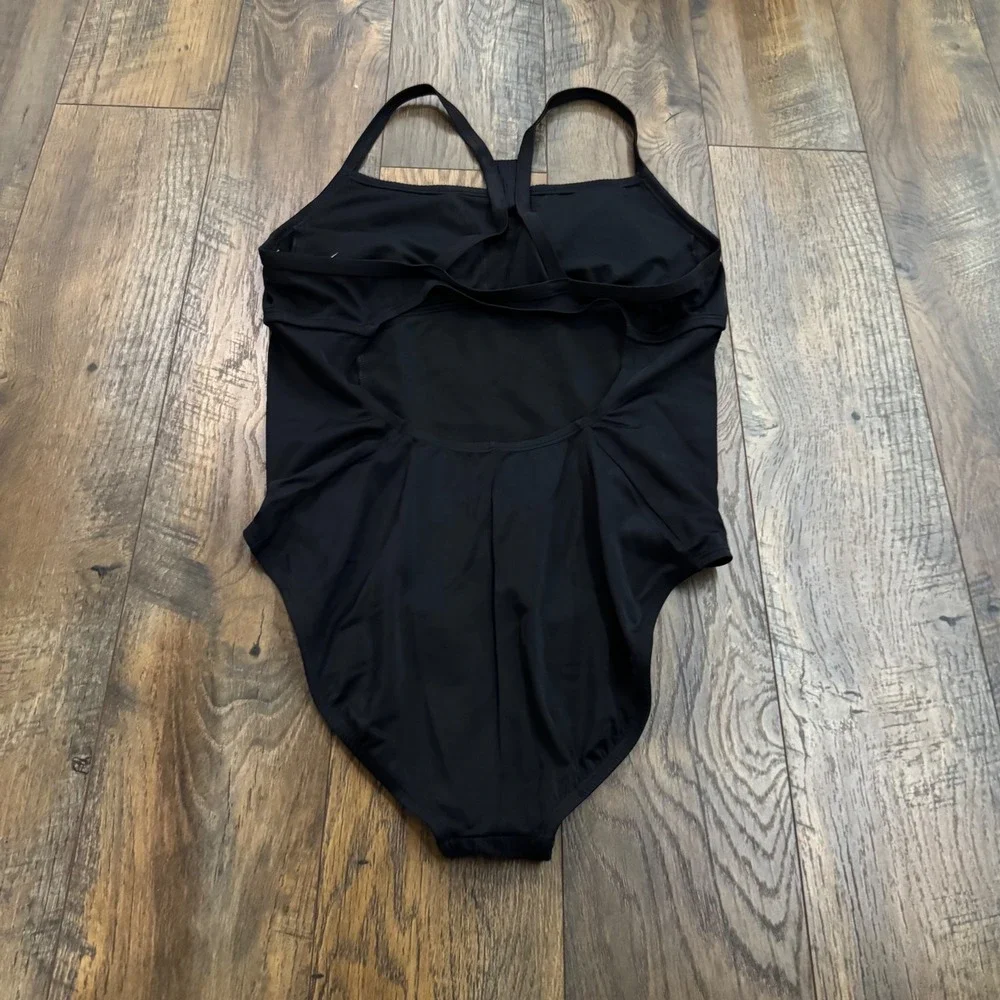 Nike Womens XL One Piece Swimsuit Black Ribbed Racerback Shelf Bra Cutout Back
